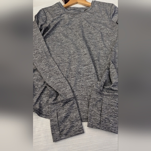 Athleta Woman's Gray Open Cross Back Top Size S. - Picture 7 of 13